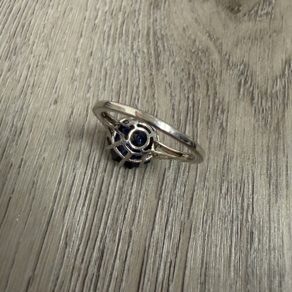 Elegant Blue Gemstone Sterling Silver Ring .925 - Picture 5 of 6